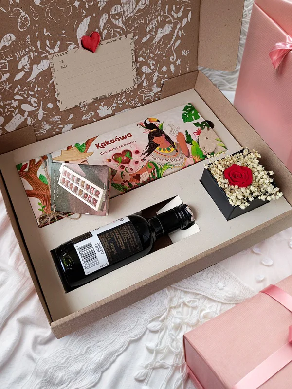 Chocolate, bombones, trufas, chocolatina, dulces, chocolate amargo, chocolate dietético, chocolate sin azúcar, chocolate artesanal, regalos neiva, detalles, regalos, obsequios, para regalar, para obsequiar, regalos con amor, regalos con dulces, regalos para hombre, regalos para novio, regalos para mujer, regalos para mamá, regalos para papá, regalos para niño, Chocolate a domicilio, regalos a domicilio, sorpresa, aniversario, amor y amistad, presente, regalos bonitos, regalos corporativos, regalos cumpleaños, regalos colombianos, regalos especiales, regalos en cajas, regalos fitness, gourmet, hecho a mano, cacao de origen, sabor regional, chocolates bogotá, regalos bogotá