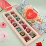 Bombones de chocolate fino y de aroma con detalles florales para regalar a novias, mujeres o mamá